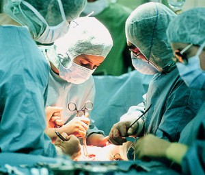 Chirurgien à l'action